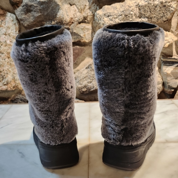 UGG Thinsulate Winter Boots - Picture 8 of 14